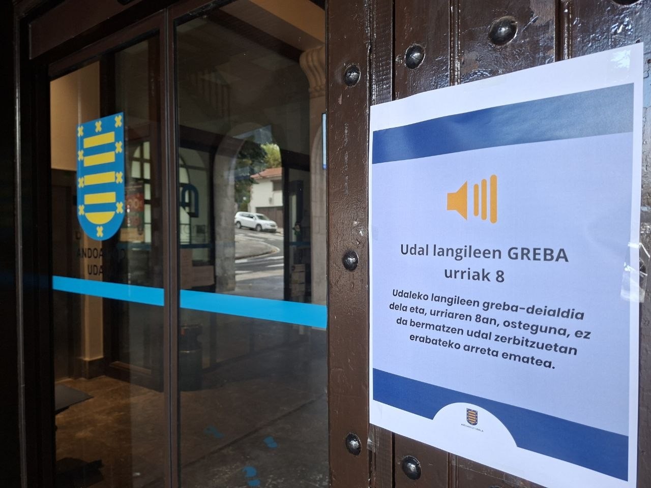 Zerbitzu murrizketak, udal langileen grebaren ondorioz