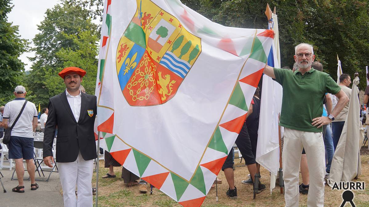 Iñaki Arregi eta Koldo Antolinez, Euskal Herriko udal hautetsiek Bergaran egindako ekitaldian