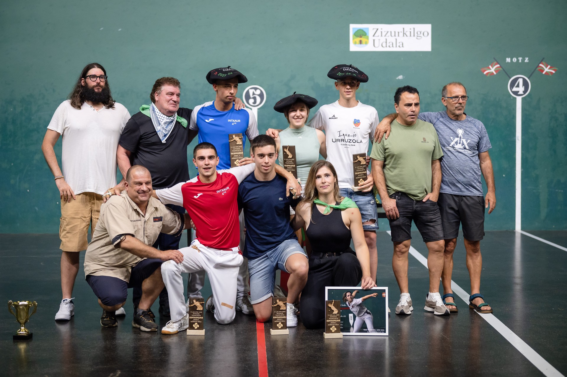 Intxaur pilota txapelketako azken garailea, profesional mailara
