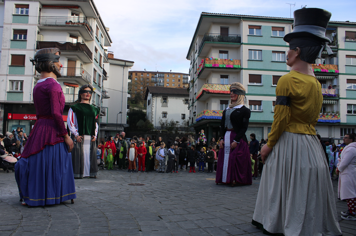 Lebiton konpartsaren kalejirarik ez da izango, eguraldi txarra dela medio