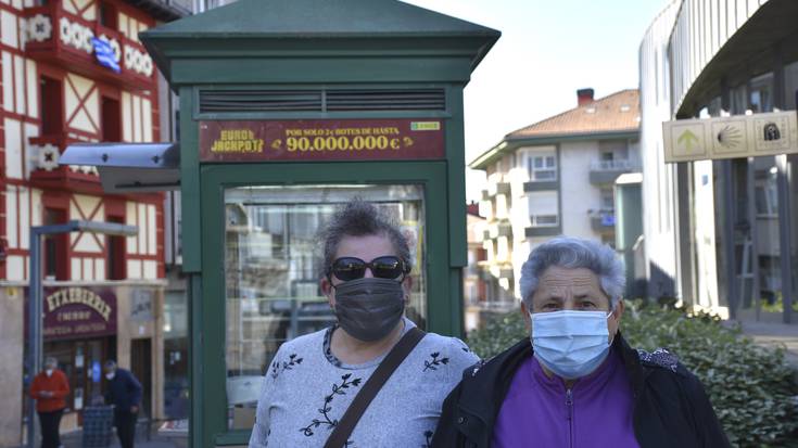 Erretiroa hartzear da Mertxe Nieto loteria saltzailea