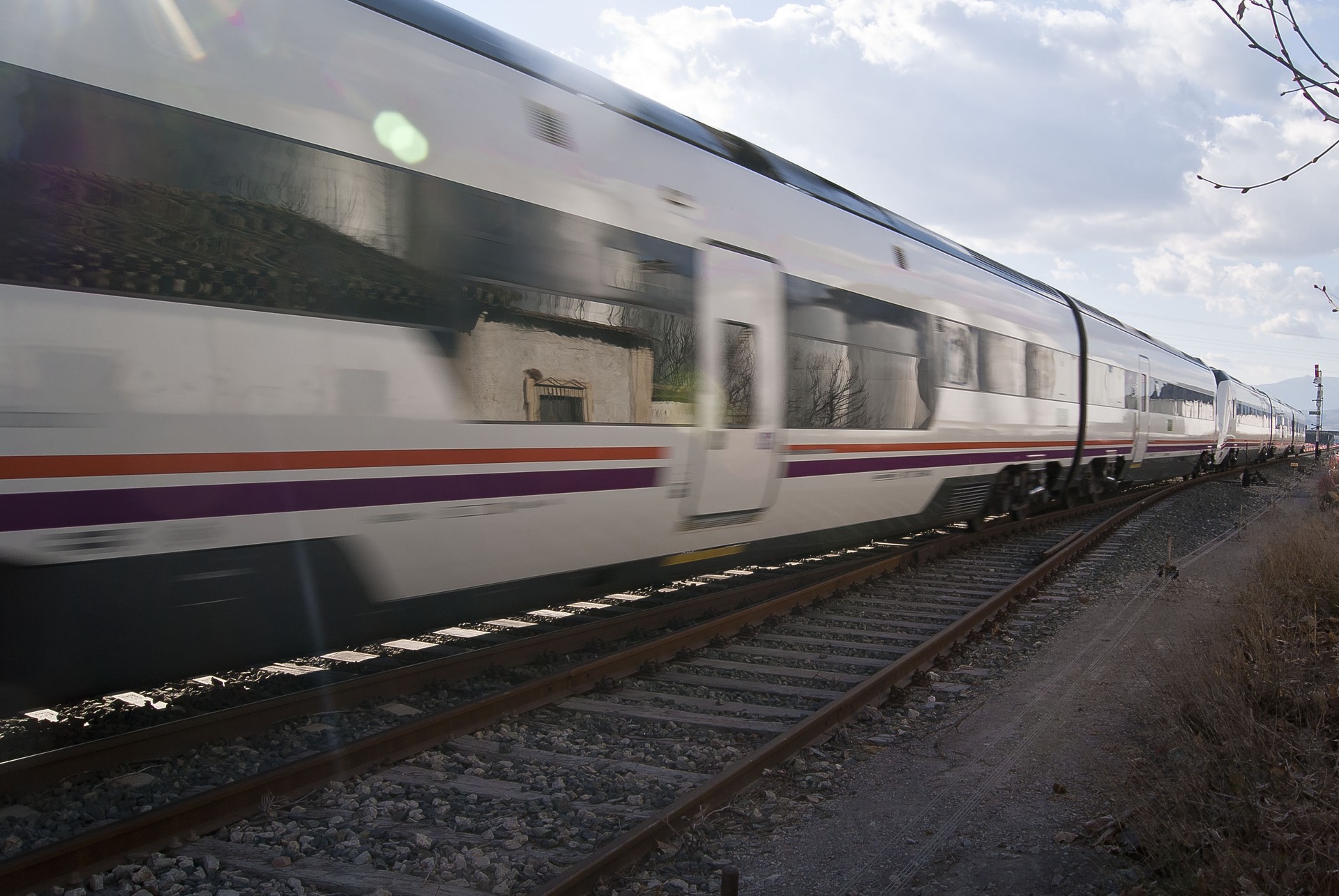 Eudelek minutuko isilunea deitu du Toledoko tren istripu larriaren biktimen omenez