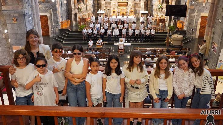 Donostiako eta Zarauzko abeslariekin aritu dira Urnietako Lourdes Iriondo musika eskolako ikasleak