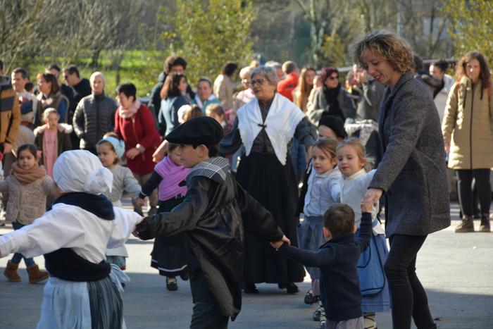 Bi dantza-saio antolatu ditu Urkik, abenduaren 20ko gaztai-jateari begira