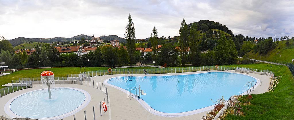 Asteasuko igerilekuko taberna ustiatzeko proposamenak aurkezteko epea, zabalik