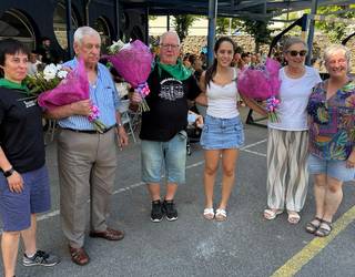 Jose Mari Gomendio, Maria Pilar Arabaolaza eta Victor Molano nabarmendu zituzten kaletxikitarren bazkarian