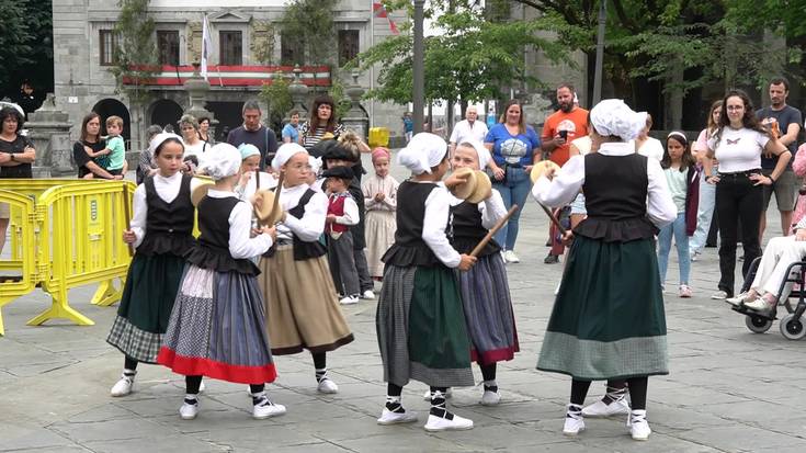 Olagain Txistulari Elkartea eta Urki Dantza Taldea: Brokel dantza eta Lapurdiko Makil Dantza