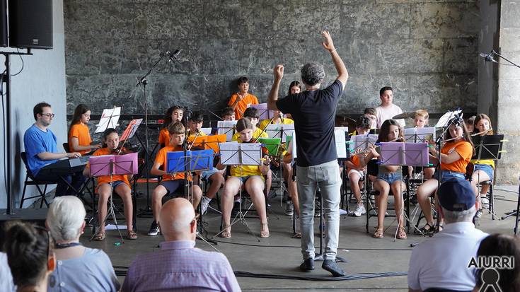 Udal Musika Eskolako Mugaz taldeko ikasle gazteen kontzertua, Kontzejupean
