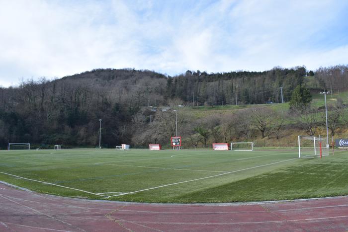 Urnietako futbol zelaia eraberritzeko lanak esleitzeko lehiaketa onartu da