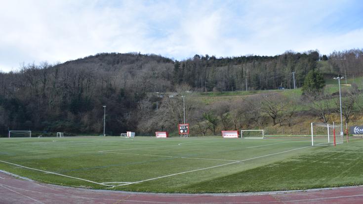 Urnietako futbol zelaia eraberritzeko lanak esleitzeko lehiaketa onartu da