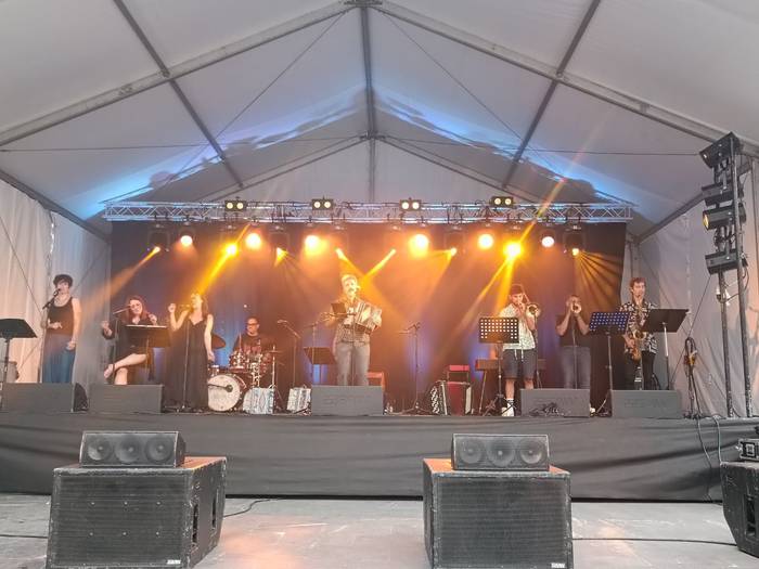 Orkestra herriko plazan