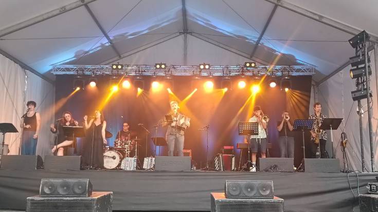 Orkestra herriko plazan