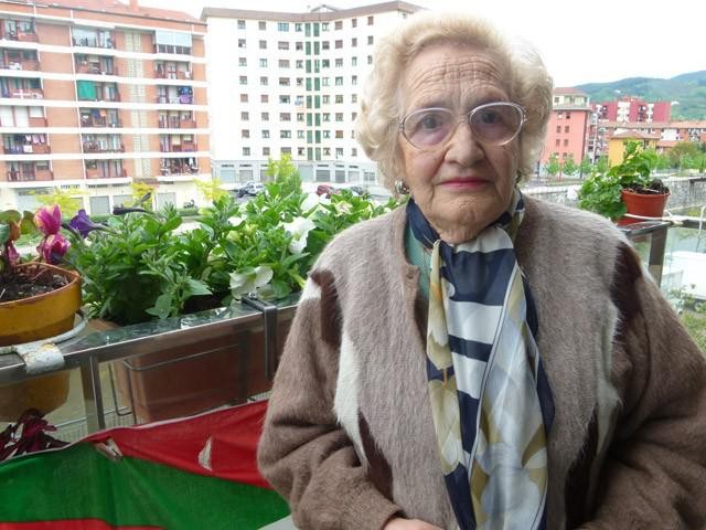 Esku oneko emakumea, eskuzabala
