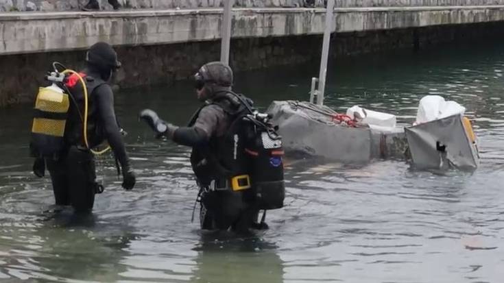 Topatu eta atera dute azaroaren 22an ibaira bota zuten Olazabalen omenezko eskultura