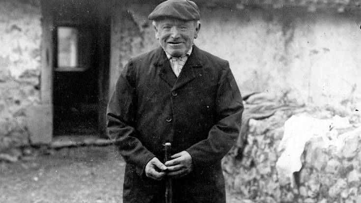 Pello Errota bertsolari handia gogoan, mendeurrenaren atarian