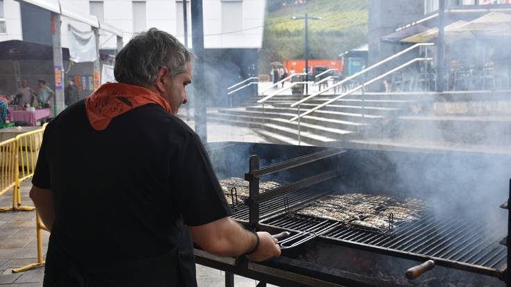 Sardina jatea egin dute Zizurkilen, eguerdian