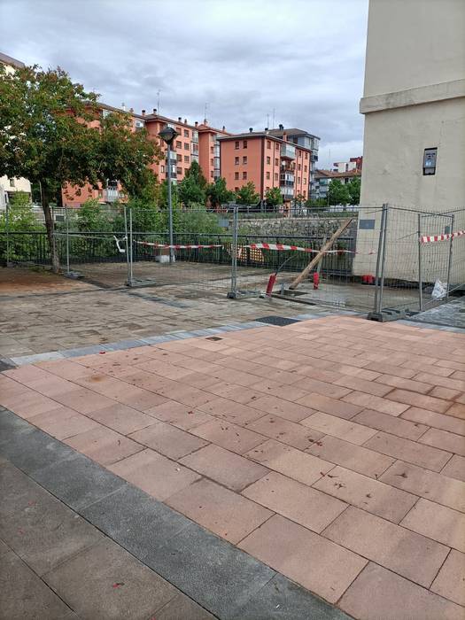 Villabonako EAJk bainu publikoen promesa ez dela bete salatu du