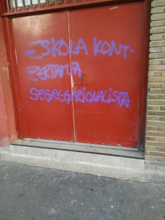 Zubimusun agertutako pintada gaitzetsi dute