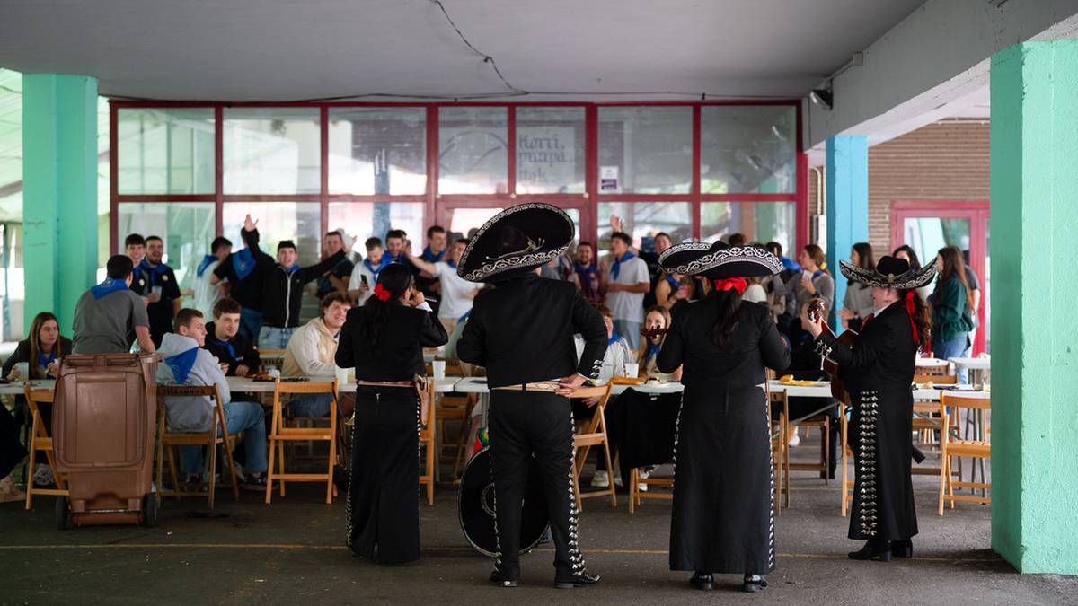 Zurito eguna ospatu zuten atzo