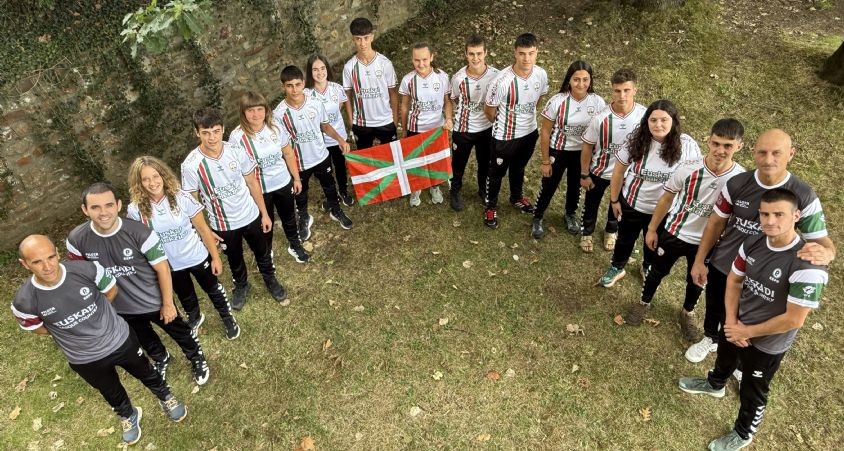Eskualdeko hiru pilotari, Euskal pilota selekzioarekin Belgikan