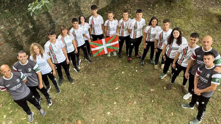 Eskualdeko hiru pilotari, Euskal pilota selekzioarekin Belgikan