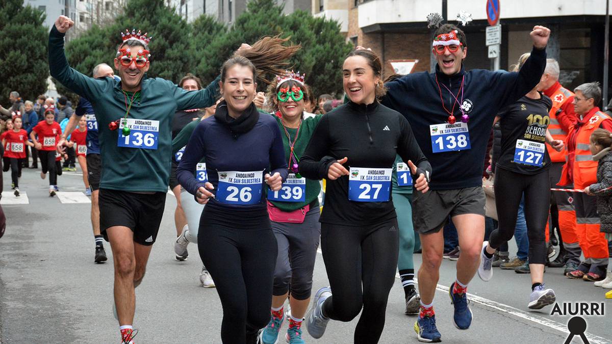 Festa-giroan ospatu dute San Silbestre lasterketa