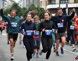 Festa-giroan ospatu dute San Silbestre lasterketa