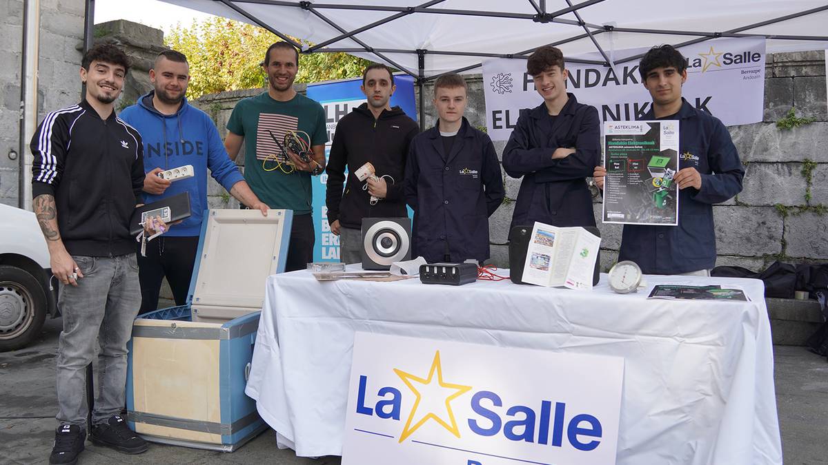 Ostirala arte egongo da hondakin elektronikoen bilketa postua, Goikoplazan