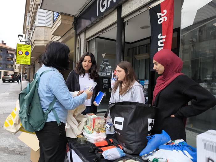 Kubarako bilketa solidarioa burutzen ari dira eskualdeko herrietan