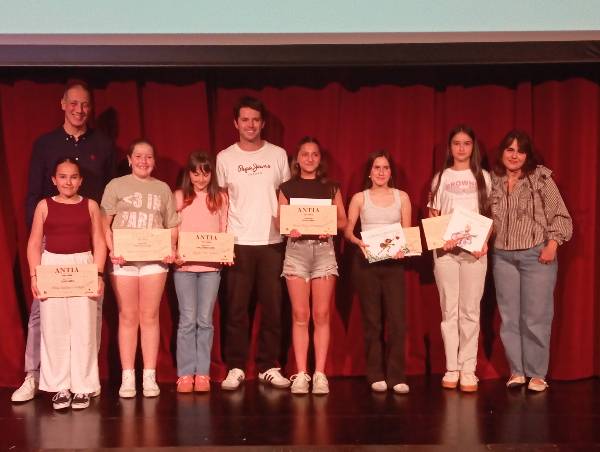 ANTIA LEHIAKETA, URNIETAKO UDALAK ANTOLATZEN DUEN LITERATUR LEHIAKETA