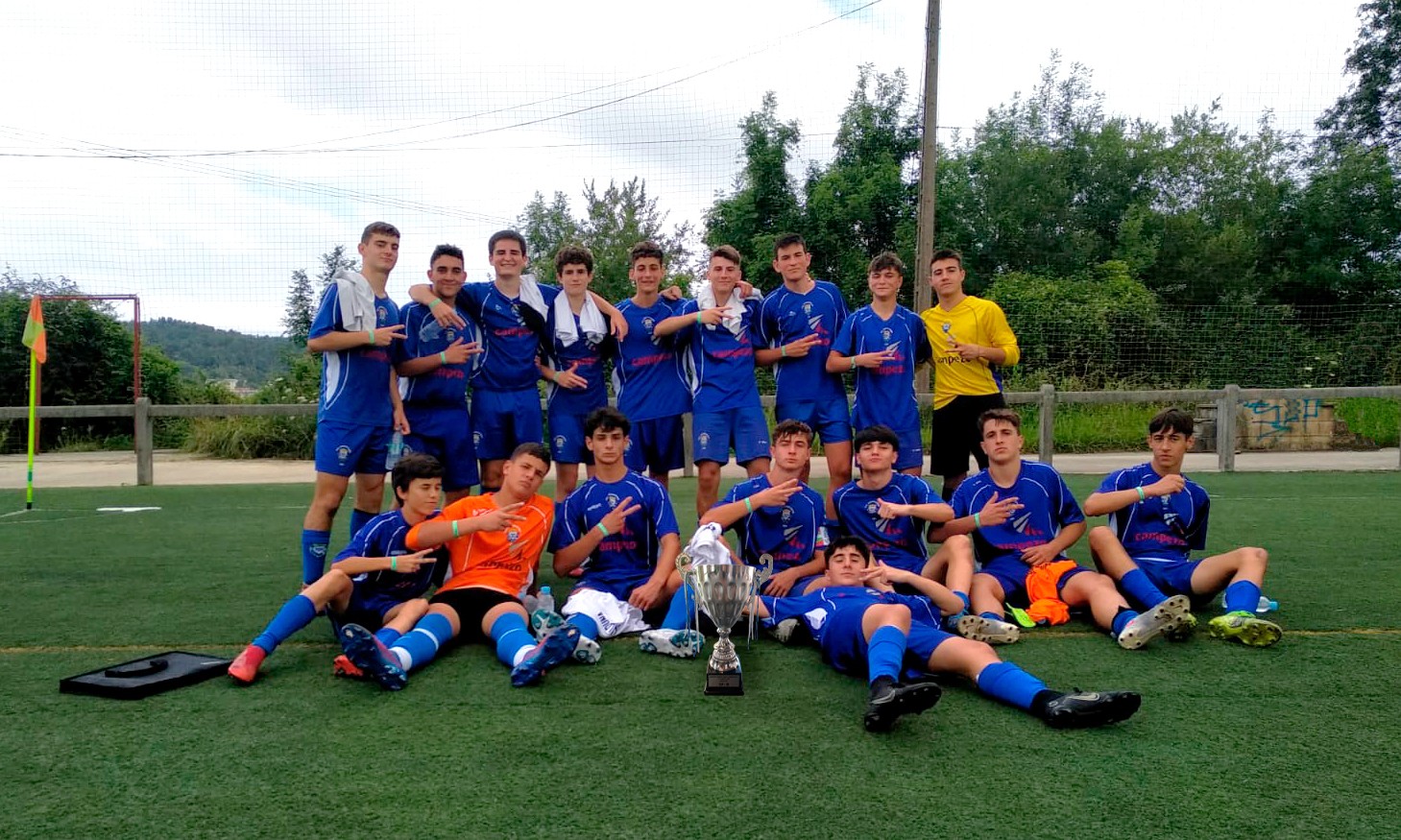Lagun taldea Donosti Cup lehiaketa irabaztera iritsi zenekoa