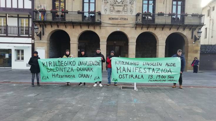 Manifestazioa deitu du ELA sindikatuak, kiroldegiko langileen egoera salatzeko