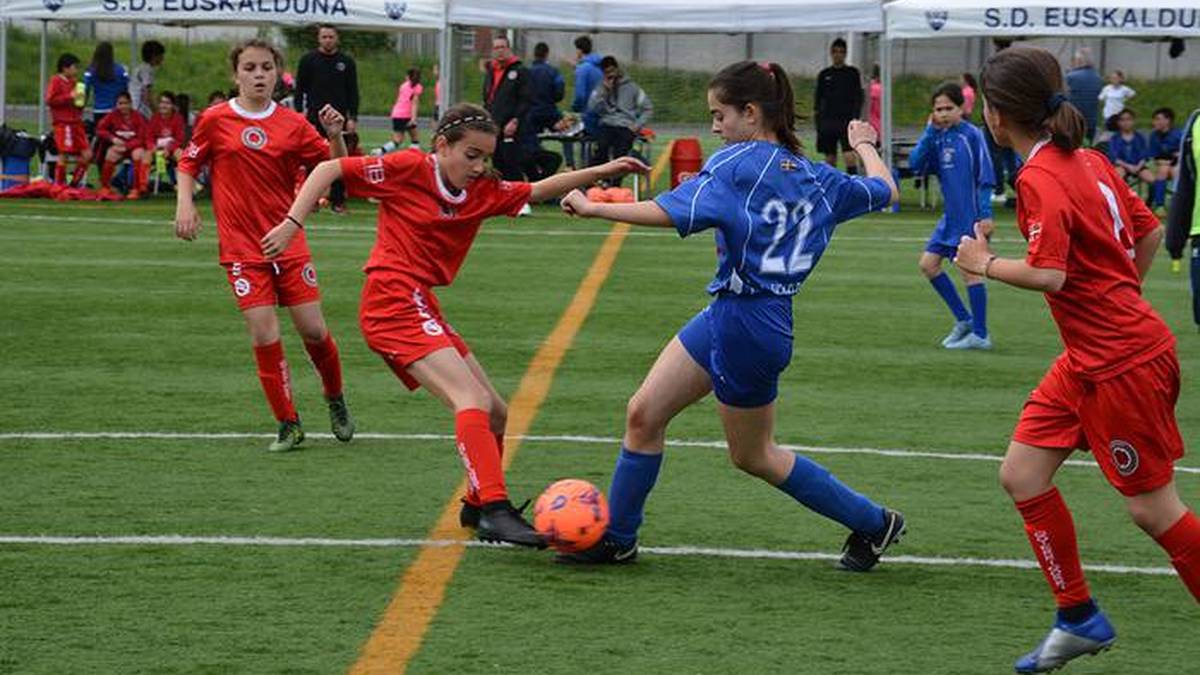 Alebin mailako futbolarien bilkura, Joxan Huiziren omenezko memorialean