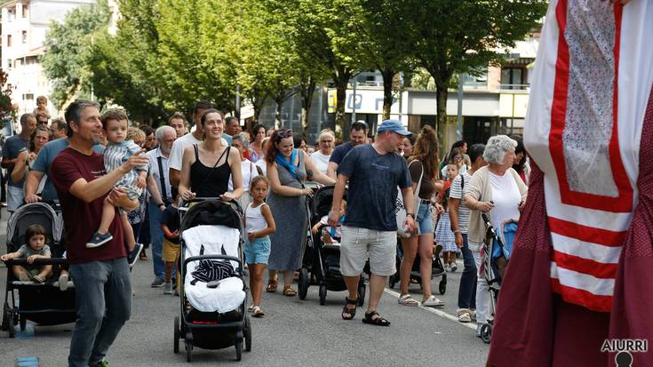 Txikienek ere izan dute festa Jubilatuen Egunean