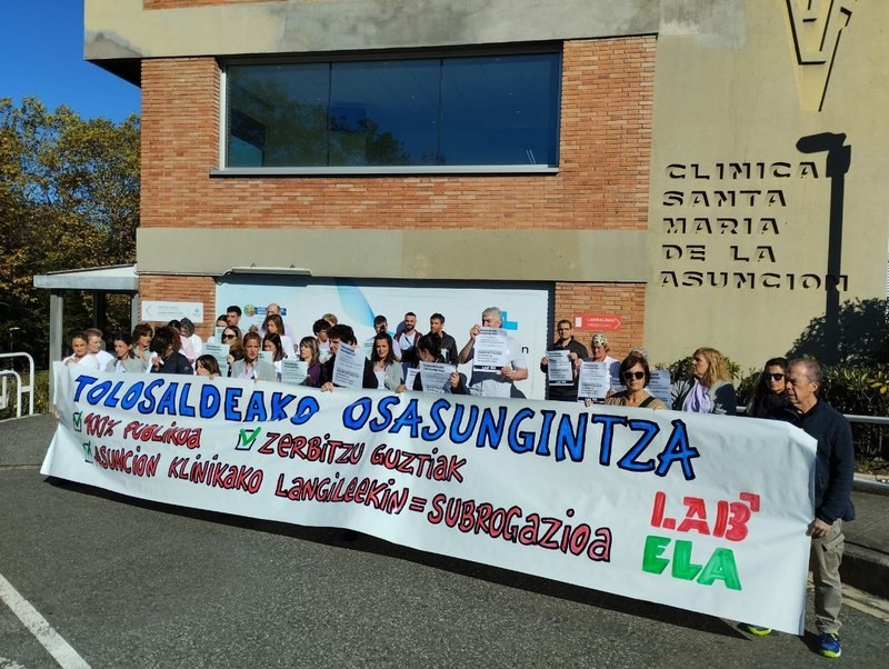 Ospitale guztiz publikoa eskatzeko eta subrogazioa bermatzeko manifestazioa