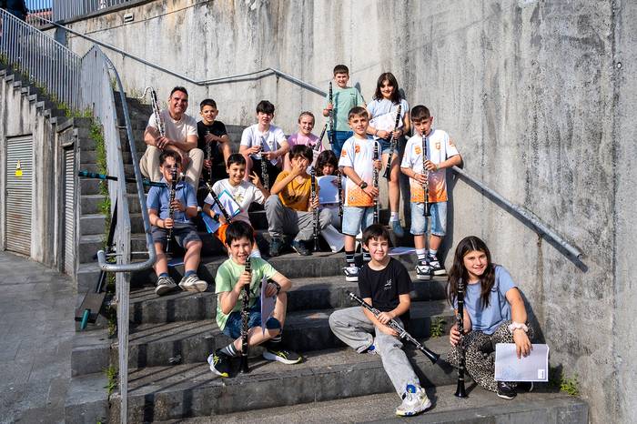 Klarinete-jole gazteen erakustaldi bikaina