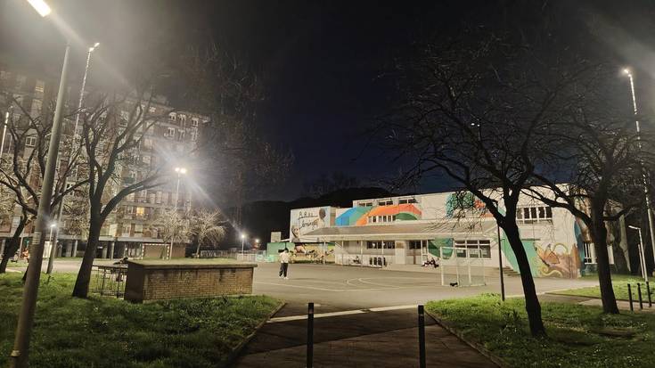 Argi berriak jarri ditu Udalak Arroako plazan