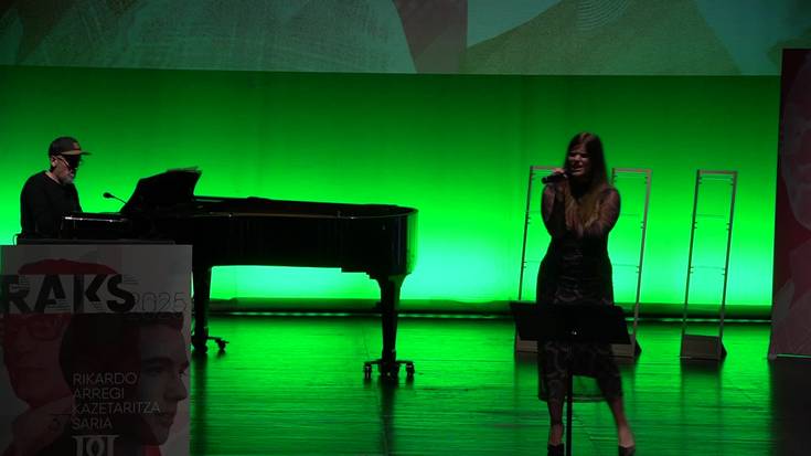 37. Rikardo Arregi Kazetaritza sarietan, Amaia Azkue abeslaria eta Txus Aranburu piano-jolea