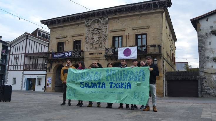 Bigarren greba eguna dute kiroldegiko langileek