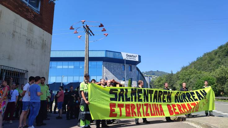 Lanpostuen bermea aldarrikatu dute Asteasuko Siemens Gamesa lantegian