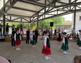 Bukalai Dantza Taldea eta Loatzo Musika Eskola, Agurra
