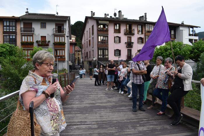 Iruñeko erailketa matxista arbuiatzeko elkartzeratzea, Villabona eta Zizurkilen