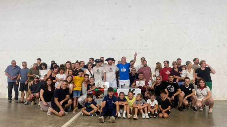 Lontxo Santa Kruzek eta Jon Jauregik irabazi dute Gaztetxeko Pilota Txapelketa