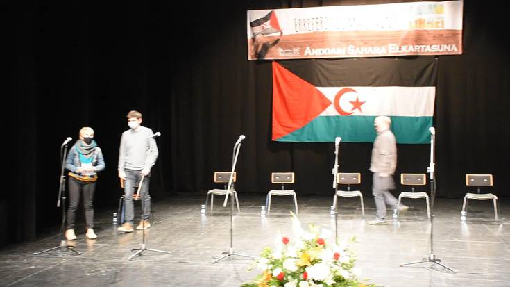 Basteron Sahararen aldeko bertso saioaren aurkezpena