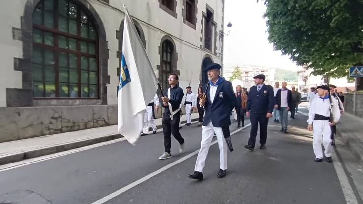 Banderaren jaitsierarekin abiatu da jaietako egun handia