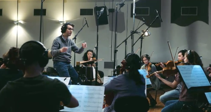 Fernando Velazquez konpositore eta orkestra-zuzendariaren balioak bere egin ditu Laboral Kutxak