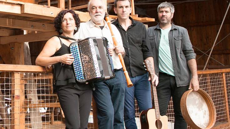 Kantua eta dantza, Euskararen Egunean