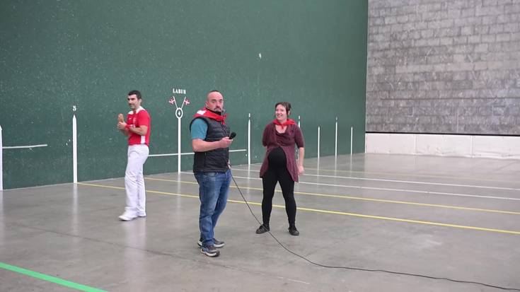 Oihana Iguaran eta Iker Zubeldia bertsotan