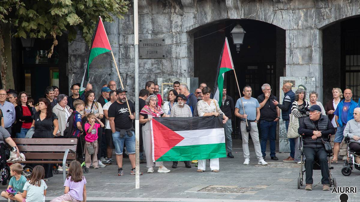 Palestinaren aldeko mobilizazioak izan dira arratsaldean