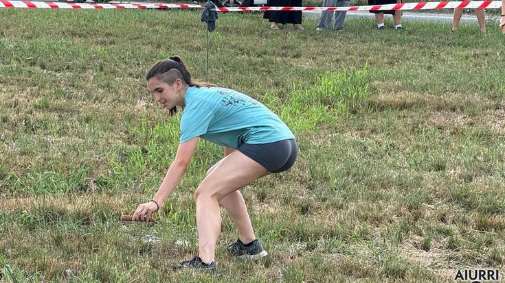Herri kirolak eta erraldoiak izan ziren goizeko protagonistak